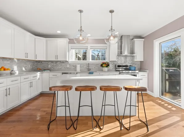 333 Bridge St #1, Salem, MA 01970