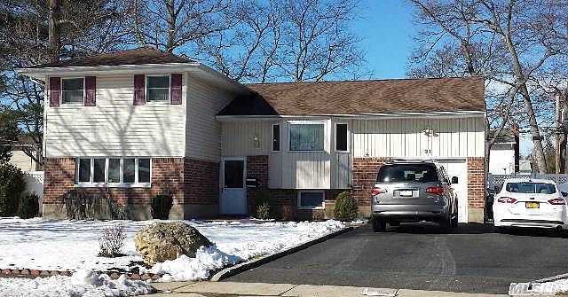 1st image of 31 Sherbrooke Dr