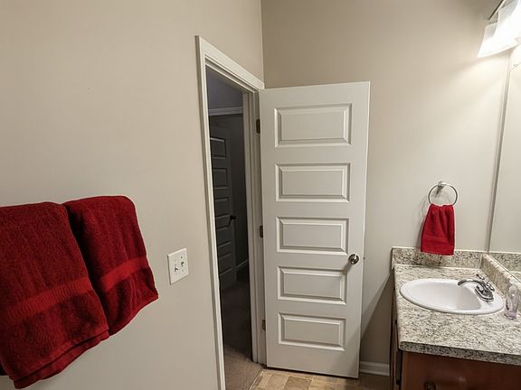 4th image of 3324 Estes Dr