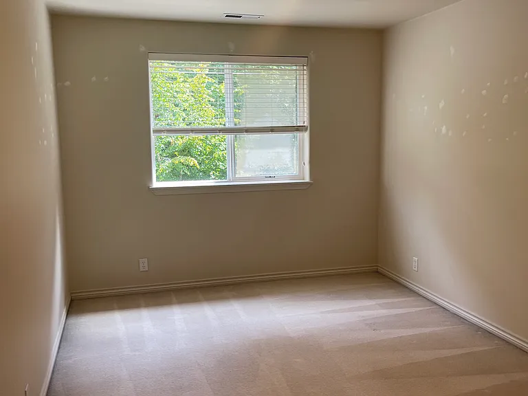 13432 NW Hartford St — Photo 32