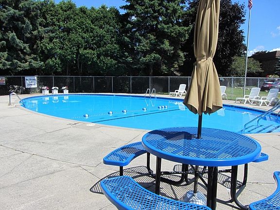 3rd image of 9360 W Forest Home Ave #112