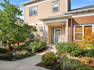 913 Plum Ridge Dr, Ashland, OR 97520