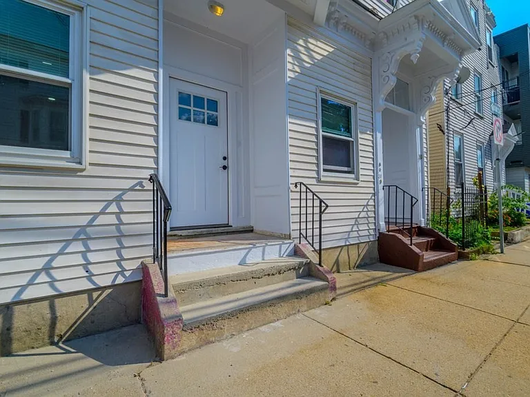 28-30 Chestnut Ave — Photo 6