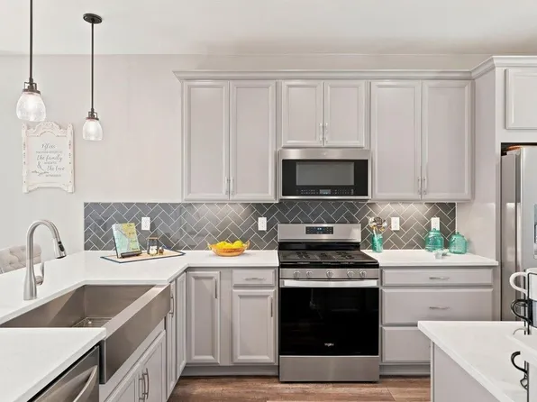 3798 Keplinger Lake Dr, Loveland, CO 80538
