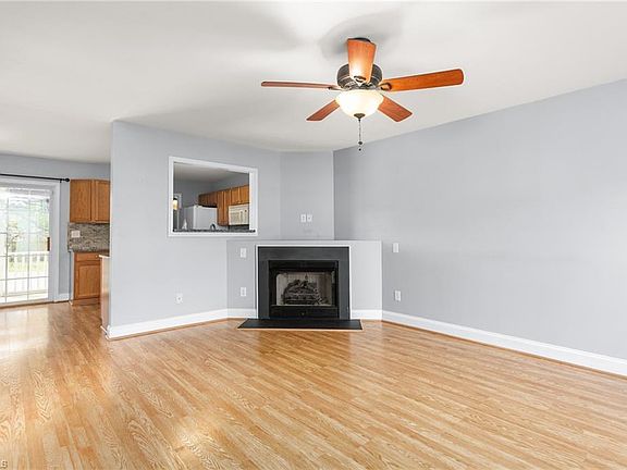 4th image of 1414 Collins Dr APT A4