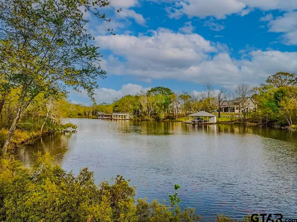 1150 Whispering Oaks Dr, Athens, TX 75751