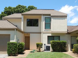 220 Country Club Dr, Melbourne, FL 32940