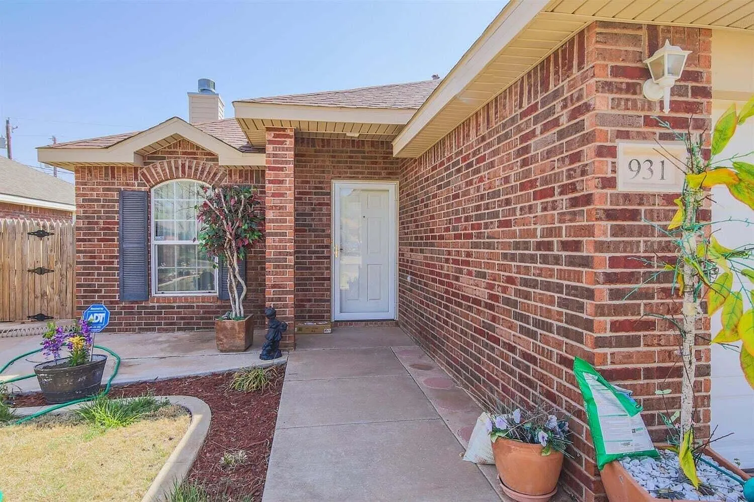 3 bed, 2.0 bath, 1414 sqft, $1,425 — Photo 2