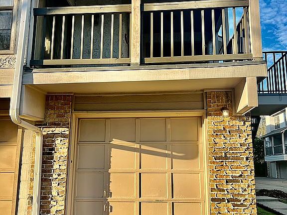 3rd image of 1304 E Bayou Pkwy APT 5D