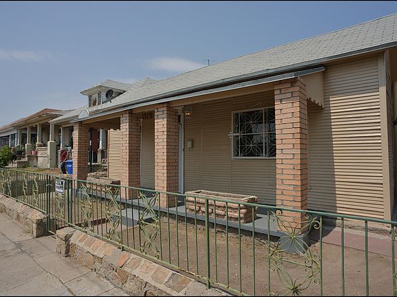 3rd image of 1719 E Yandell Dr