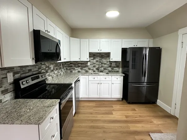 367 Lake Ave Unit 2, Manchester, NH 03103