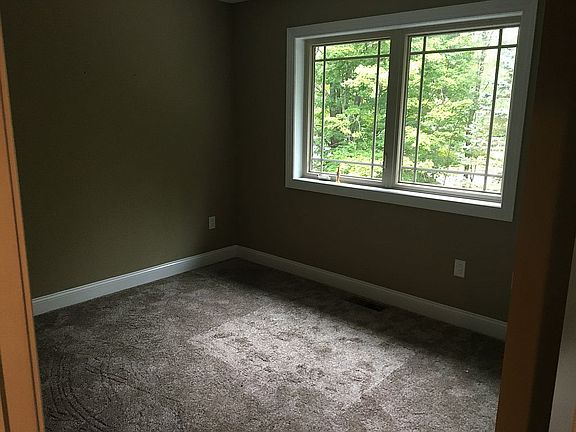 5th image of 4000 Pond View Dr