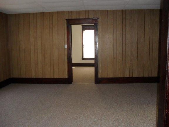 2nd image of 300 S C St