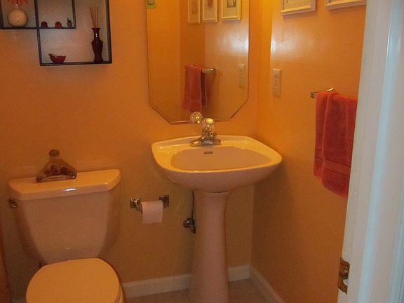 2nd image of 1039 Pleasant Dr