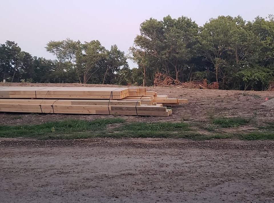 2nd image of 0 W Woodland Rd Lot R