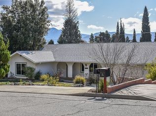 160 Lombardy Ln, Banning, CA 92220