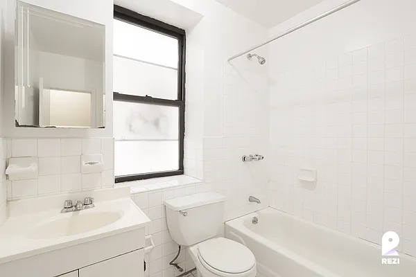 Rented by REZI | media 29