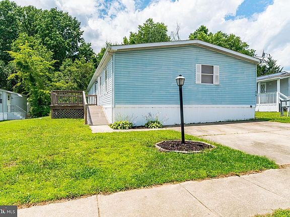 5th image of 476 Sarah Anne Dr