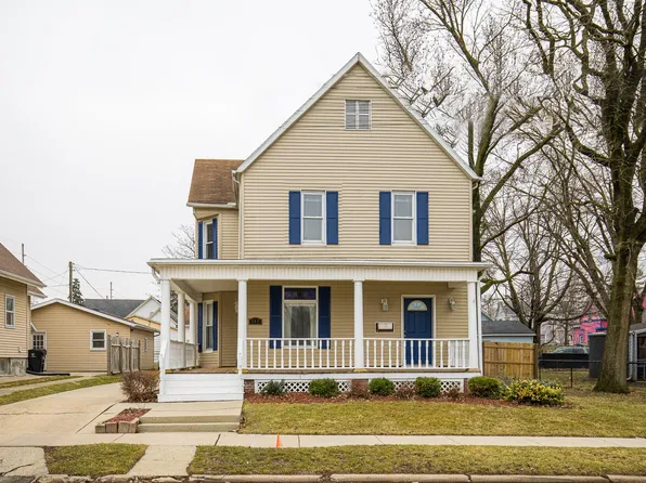 904 W Oakland Ave, Bloomington, IL 61701