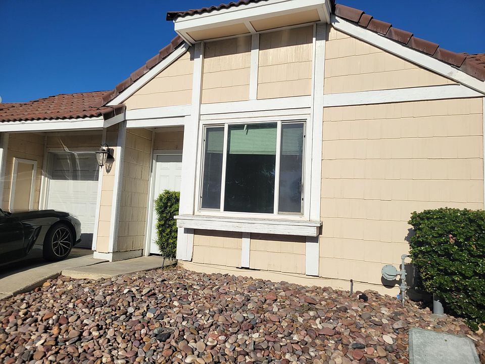 1st image of 1559 Club Dr