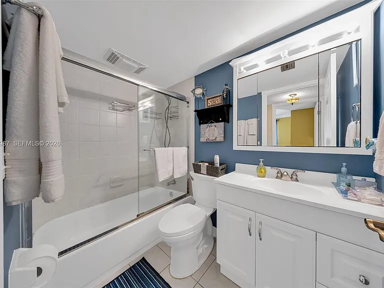 4040 Crystal Lake Dr #105 — Photo 17
