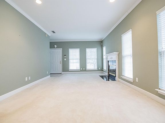 4th image of 1525 Stratford Hall Cir