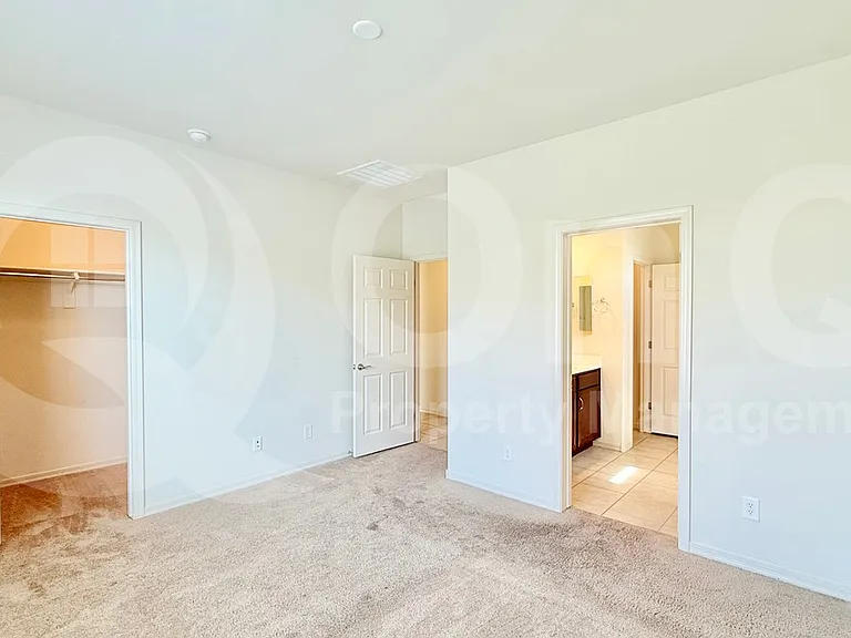 9034 W Luke Ave — Photo 11