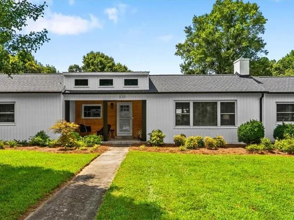 420 E Swannanoa Ave, Liberty, NC 27298