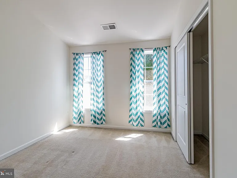 23409 Berkeley Meadows Dr — Photo 26
