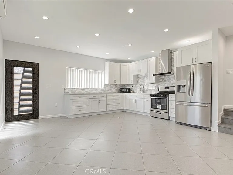 14728 Kingsbury St — Photo 6
