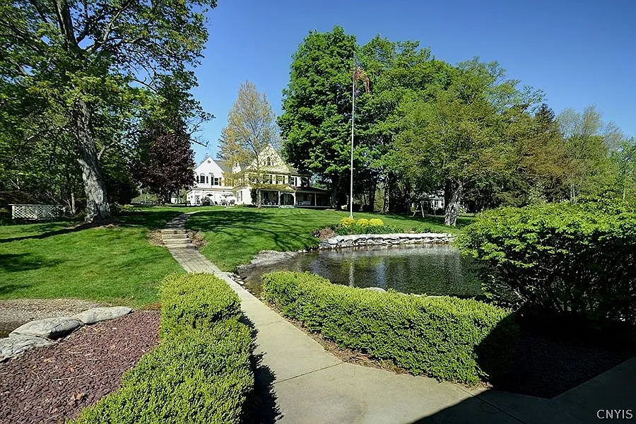 6 bed, 3.5 bath, 5281 sqft, $12,000 — Photo 1
