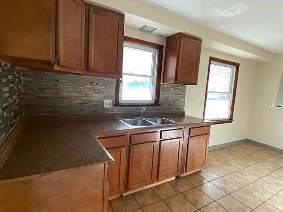 2nd image of 22650 Coulter Ave