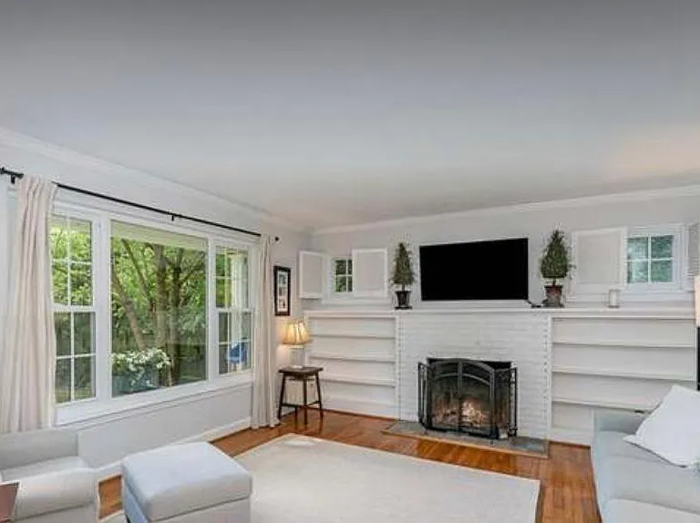 101 Forestdale Dr — Photo 5