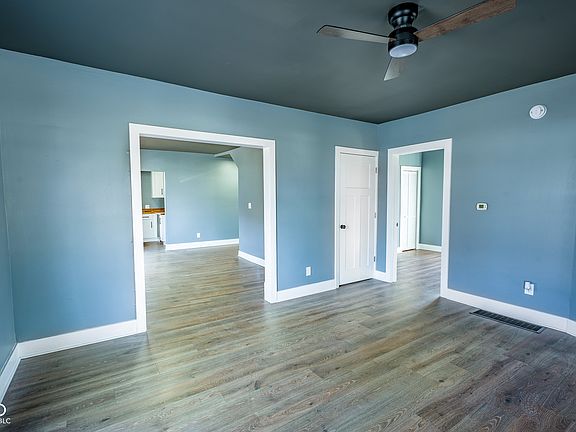 2nd image of 3441 Prospect St