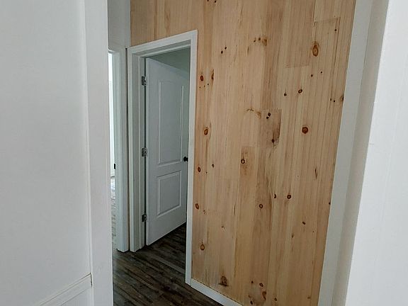 2nd image of 4044 Circle Dr