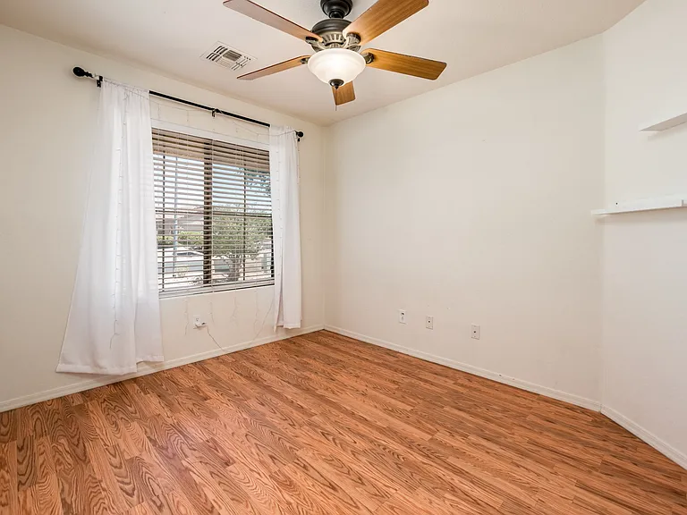 17429 W Watson Ln — Photo 8