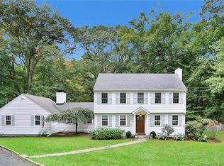 284 Whiting Pond Rd, Fairfield, CT 06824