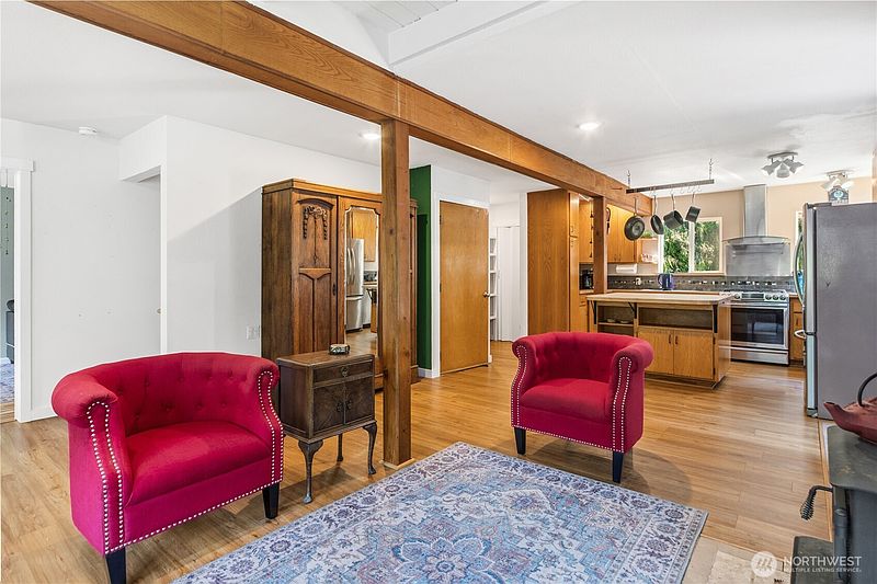 4th image of 2237 Ivy Street