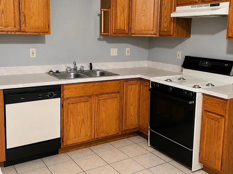 6073 Delaware Dr — Photo 3