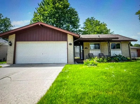 12156 Corvair Dr, Sterling Heights, MI 48312
