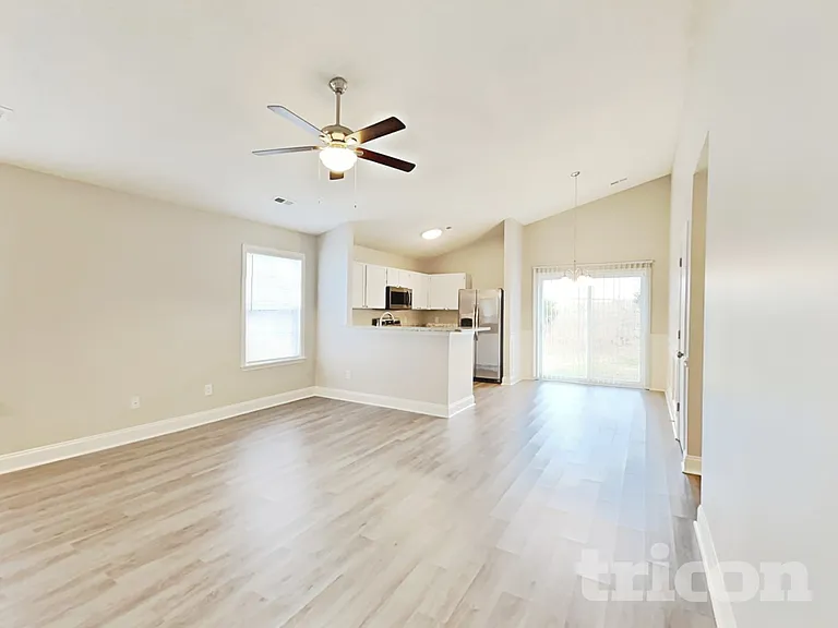 11608 Stewarts Crossing Dr — Photo 2