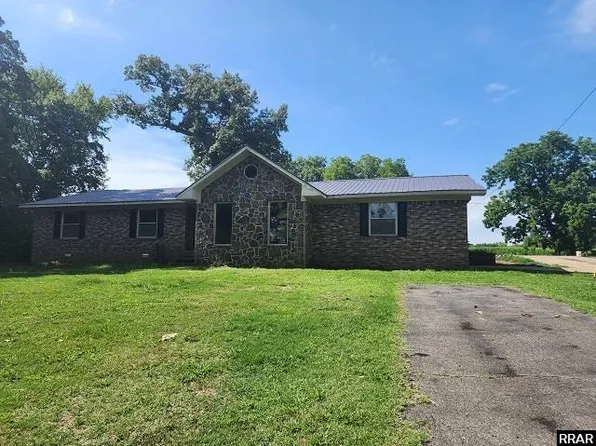 421 W College St, Kenton, TN 38233