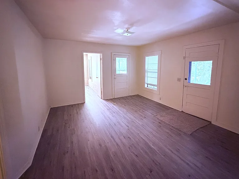623 E Bridge St #101 — Photo 4