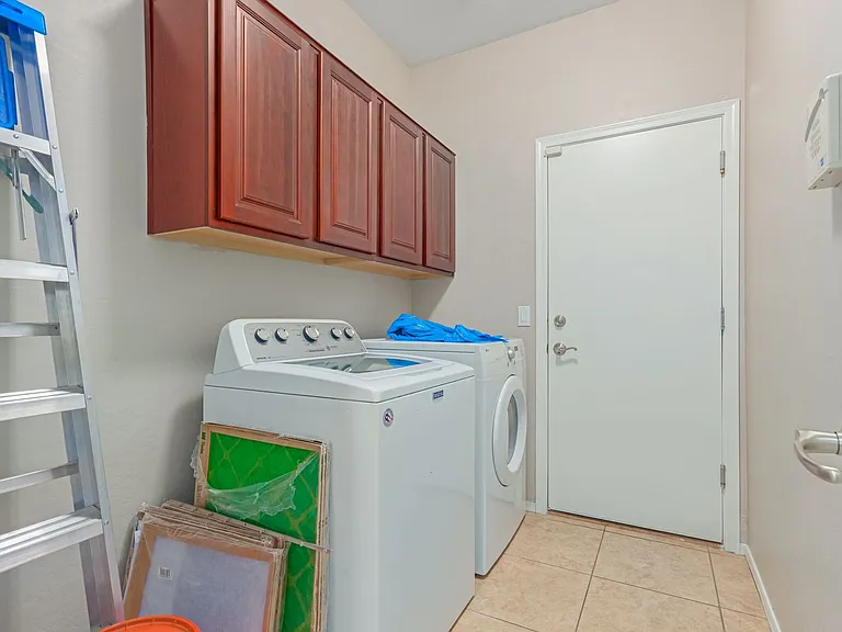 2206 W Fawn Dr — Photo 29