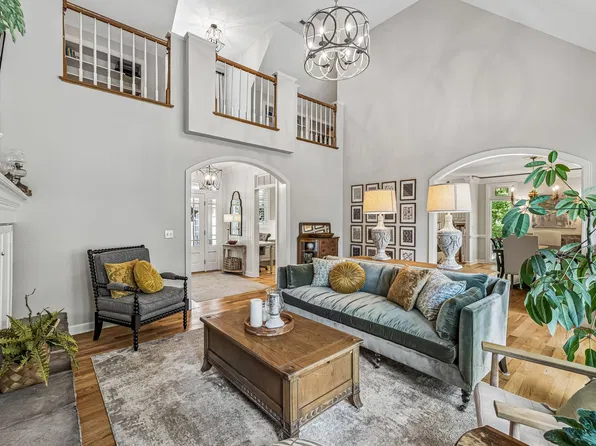1006 Champion Hills Dr, Kingston Springs, TN 37082