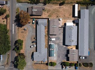 1741 Rogue River Hwy, Grants Pass, OR 97527