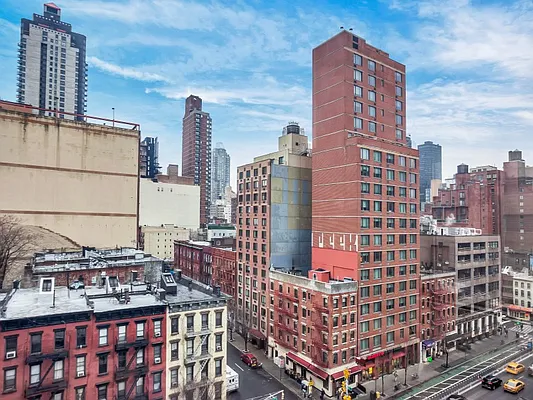 Sold by Sotheby's International Realty | media 8