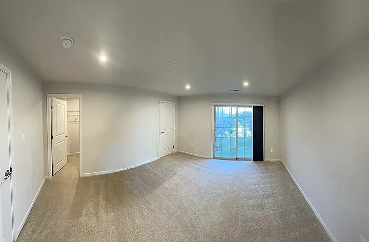 1018 S Macon St — Photo 2