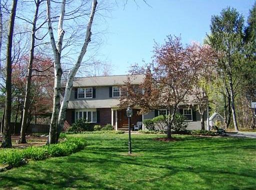 3rd image of 84 Brentwood Cir