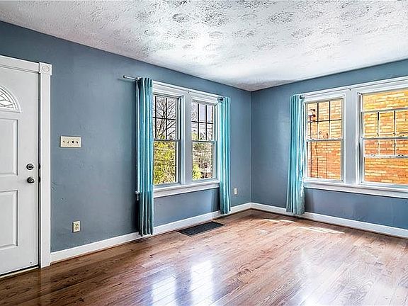 5th image of 2386 Groveland St